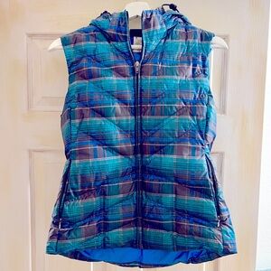 Patagonia 🗻 Plaid goose down puffer vest